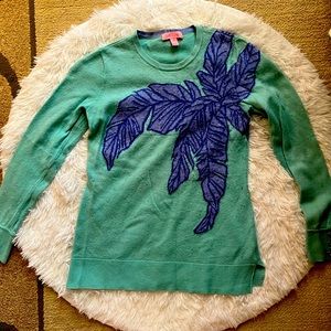 Women’s Lily Pulitzer sweater size medium.